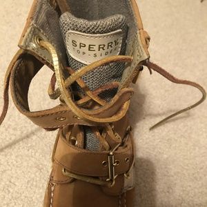 Brown leather Sperry boots